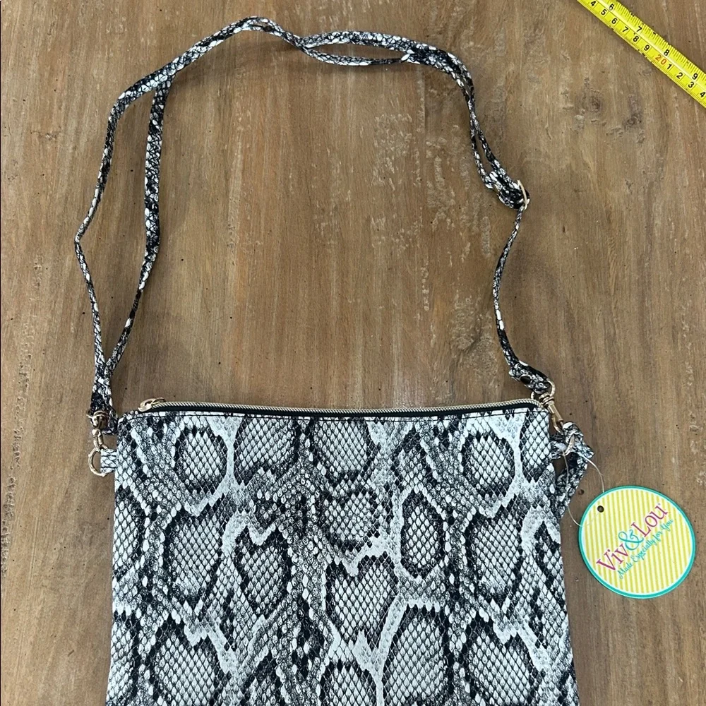 Snakeskin‎ Pattern Clutch Wristlet Purse NWT Removable Adjustable Straps Gray